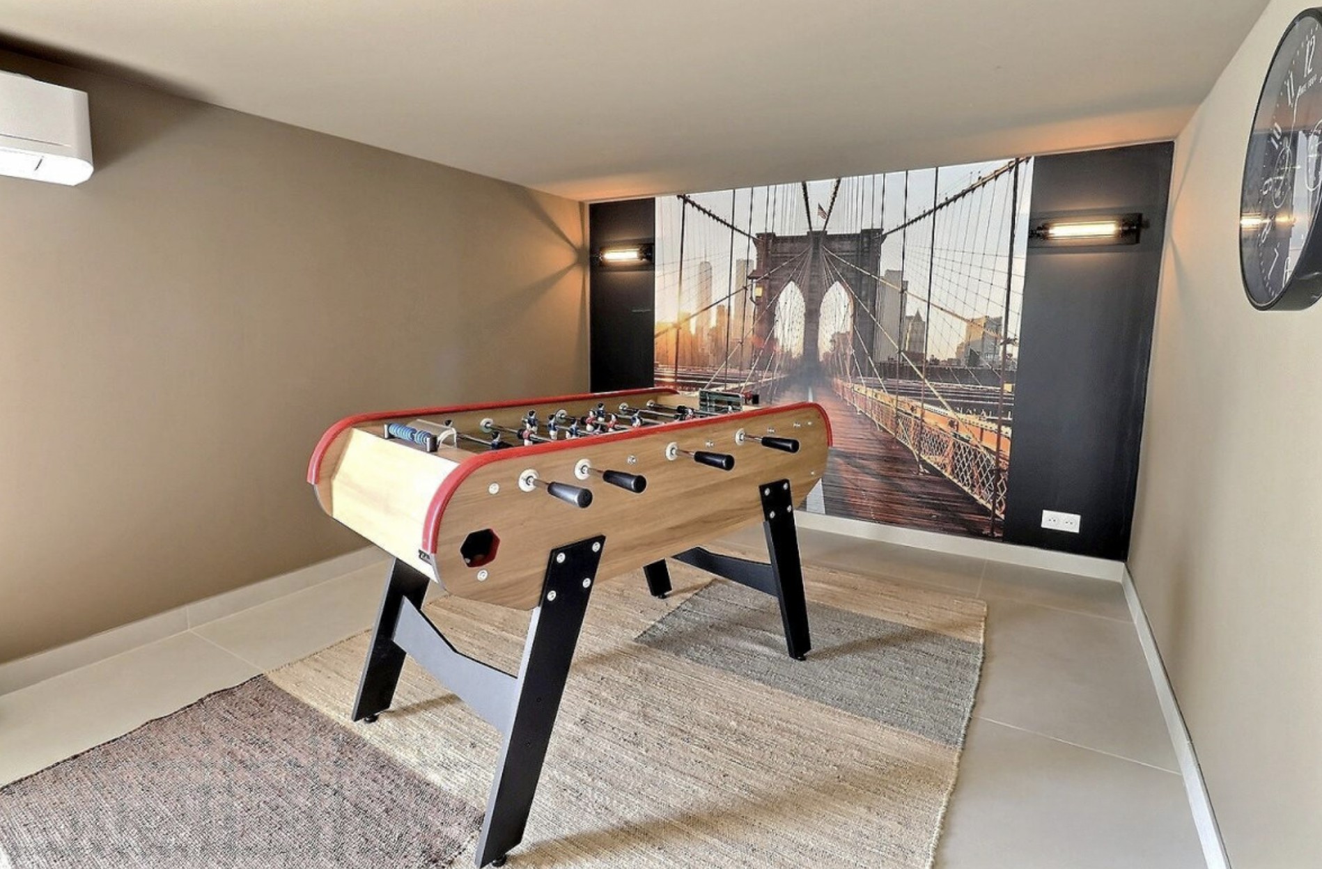 Salle de jeux baby-foot